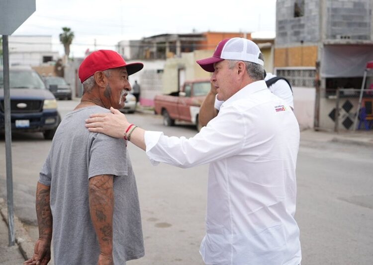 Respaldan neolaredenses proyecto de Carlos Canturosas