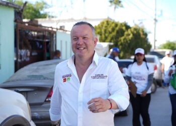 Respaldan neolaredenses proyecto de Carlos Canturosas