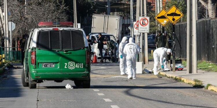 Detienen a 5 personas por robo de camión repartidor de cigarrillos en Chile