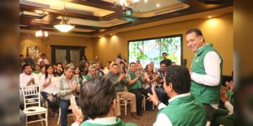 Se reúne “Geño” con la estructura del Verde en Matamoros