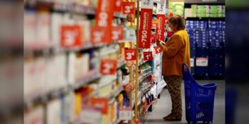 La inflación de la eurozona siguió bajando en febrero hasta el 2,6%