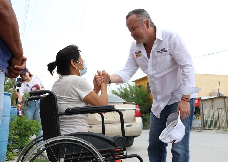 Va Carlos Canturosas por más beneficios sociales para familias neolaredenses