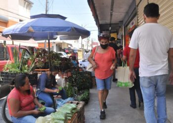Comercio informal de Victoria reporta bajas ventas
