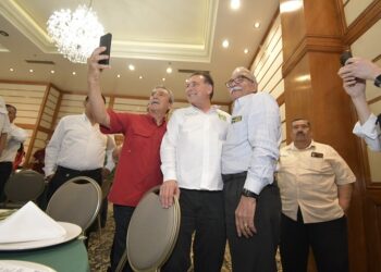 Conmigo, el magisterio va a estar «palanca» en el Senado: Geño