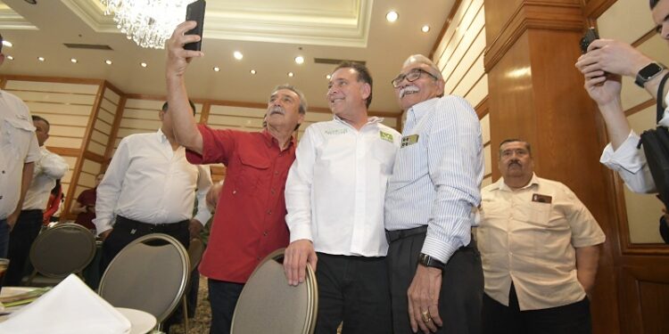 Conmigo, el magisterio va a estar «palanca» en el Senado: Geño