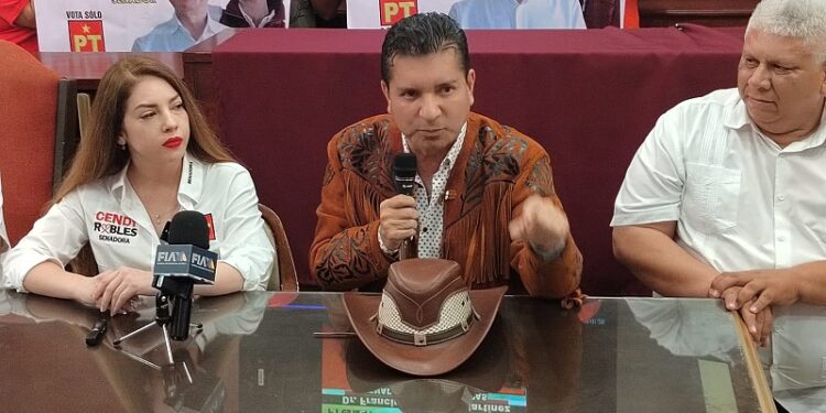 PRI y PAN son lo mismo, unos corruptos, los otros cínicos: Chavira