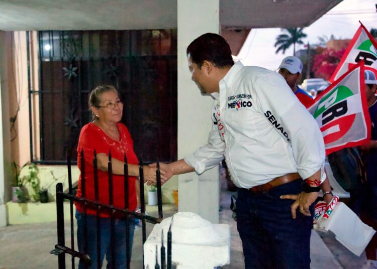 Habrá más becas y programas sociales: Arturo Núñez Ruíz