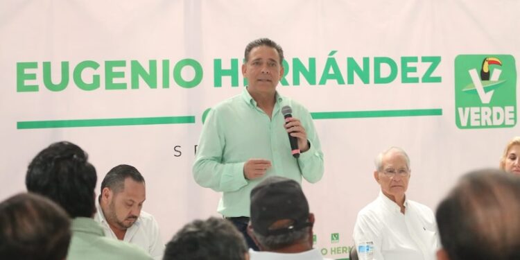 Se reune Geño con colegas constructores