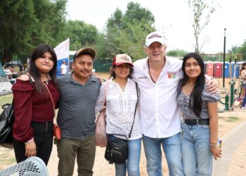 Celebra Canturosas domingo de pascua junto a familias neolaredenses