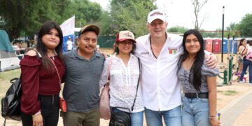 Celebra Canturosas domingo de pascua junto a familias neolaredenses