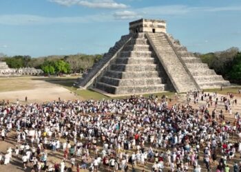 Visitan zonas arqueológicas en México por entrada de la primavera