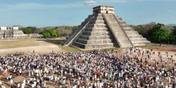 Visitan zonas arqueológicas en México por entrada de la primavera