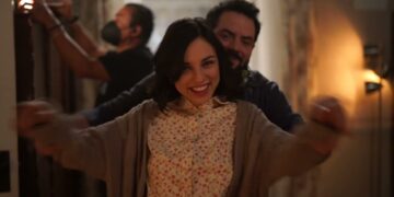 Canción oficial de la película «El Roomie»: Invencibles