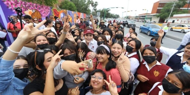 Carmen Lilia sube en las encuestas tras su registro ante el IETAM