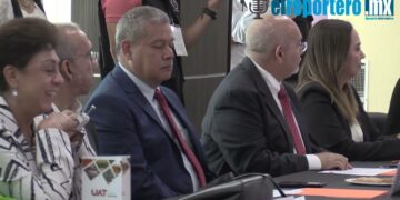 Entrega Rector Damaso Anaya nombramientos a secretarios de la UAT