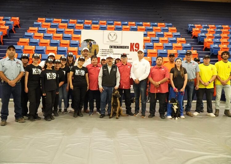 El rector de la UAT inaugura curso de adiestramiento canino K-9