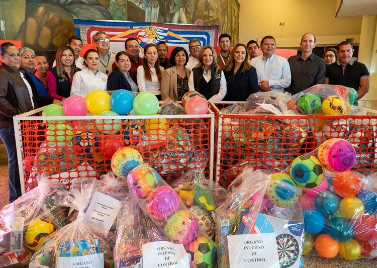 Promueve la UAT colecta de juguetes para celebrar el Día del Niño