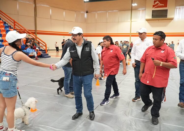 El rector de la UAT inaugura curso de adiestramiento canino K-9