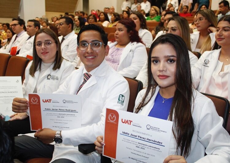 Entrega la UAT 37 médicos con las más altas calificaciones del EGEL Ceneval