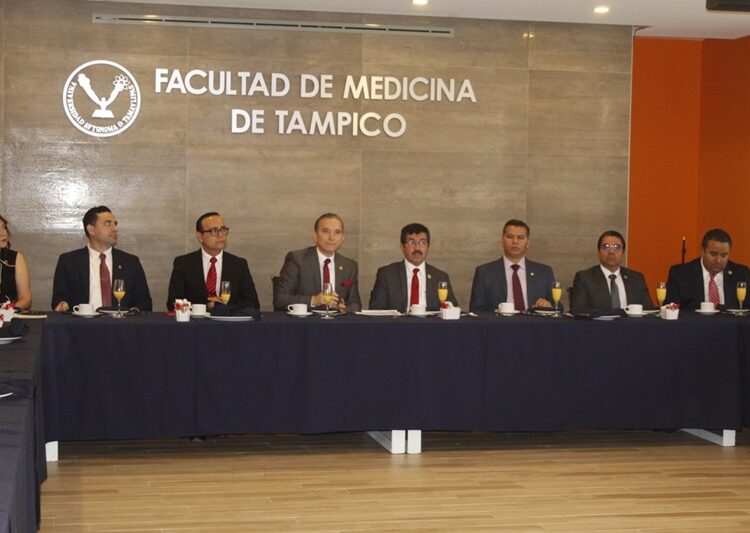 Entrega la UAT 37 médicos con las más altas calificaciones del EGEL Ceneval
