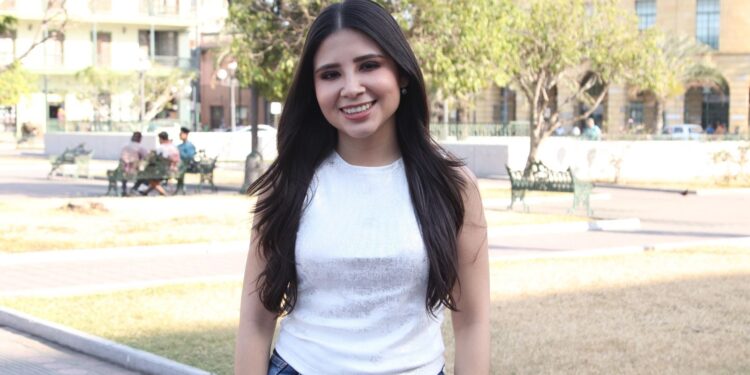 En el marco de la fundación de Tampico, Sabrina Morales refuerza su pasión por el Puerto Jaibo