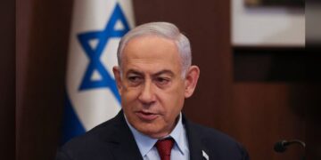 Netanyahu impulsa ley para clausurar retransmisión del canal de noticias Al Yazira