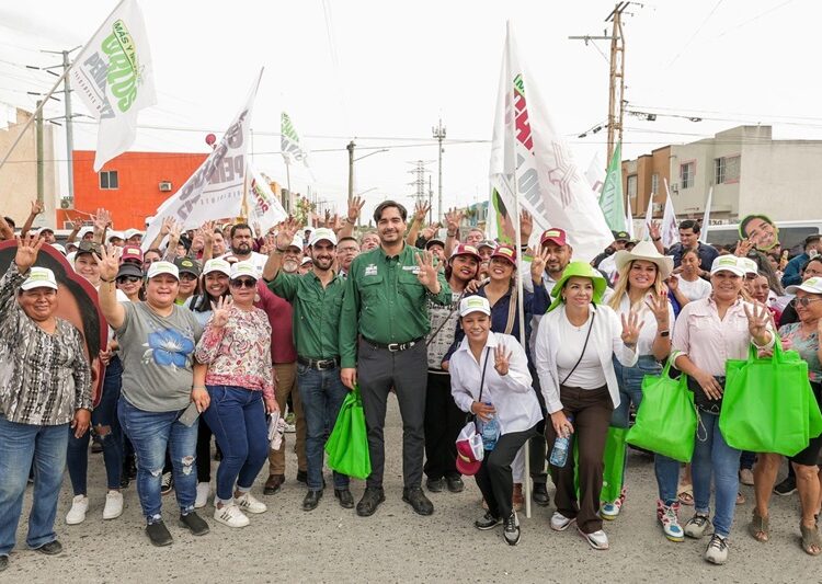 Carlos Peña Ortiz, fue recibido con entusiasmo en su 3.er día de campaña