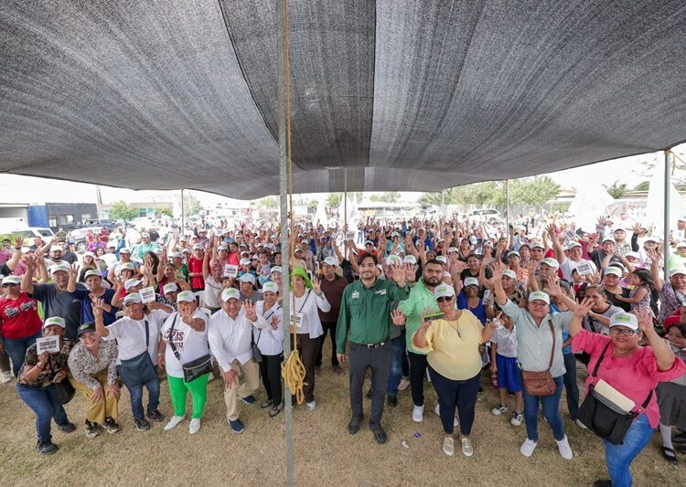 Carlos Peña Ortiz, fue recibido con entusiasmo en su 3.er día de campaña