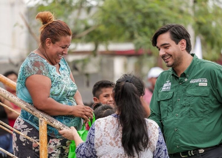 Carlos Peña Ortiz, fue recibido con entusiasmo en su 3.er día de campaña