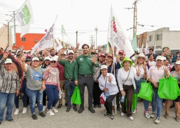 Carlos Peña Ortiz, fue recibido con entusiasmo en su 3.er día de campaña