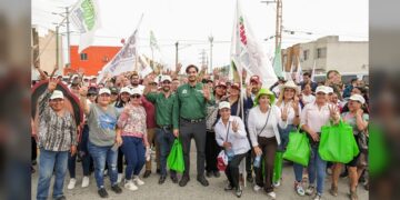 Carlos Peña Ortiz, fue recibido con entusiasmo en su 3.er día de campaña