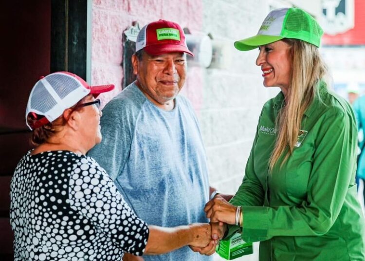 Carlos Peña Ortiz y Maki Ortiz fortalecen su vínculo con los vecinos de la Colonia Villas de Imaq