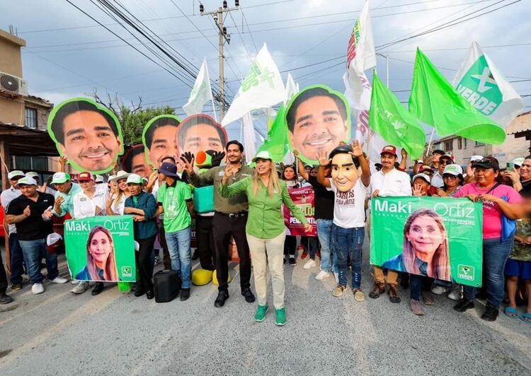 Carlos Peña Ortiz y Maki Ortiz fortalecen su vínculo con los vecinos de la Colonia Villas de Imaq