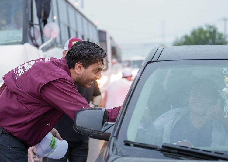 Carlos Peña arranca muy temprano cuarto día de campaña