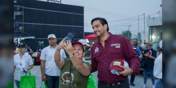Carlos Peña arranca muy temprano cuarto día de campaña