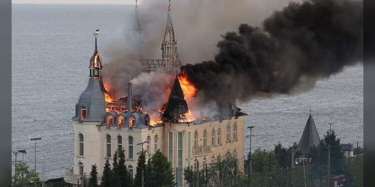 Misil ruso impacta contra ‘Castillo de Harry Potter’ en Ucrania