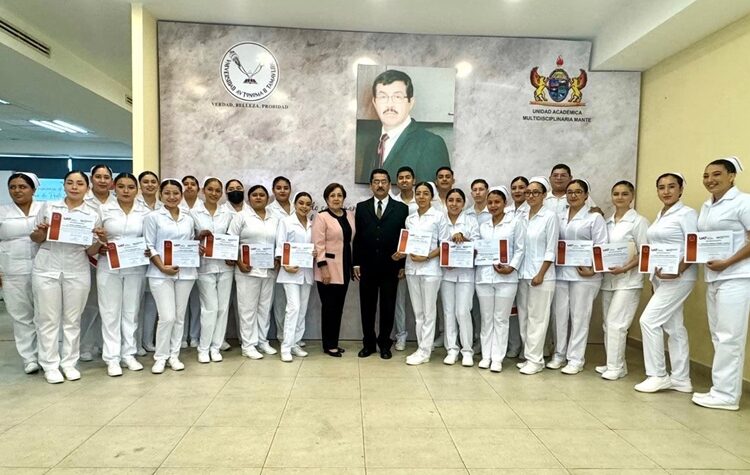 Celebra la UAT logro nacional EGEL de egresados de Enfermería en la UAM Mante