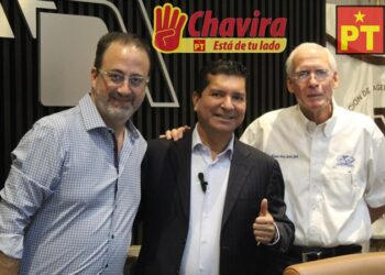 Chavira se reúne con agentes aduanales en NLD