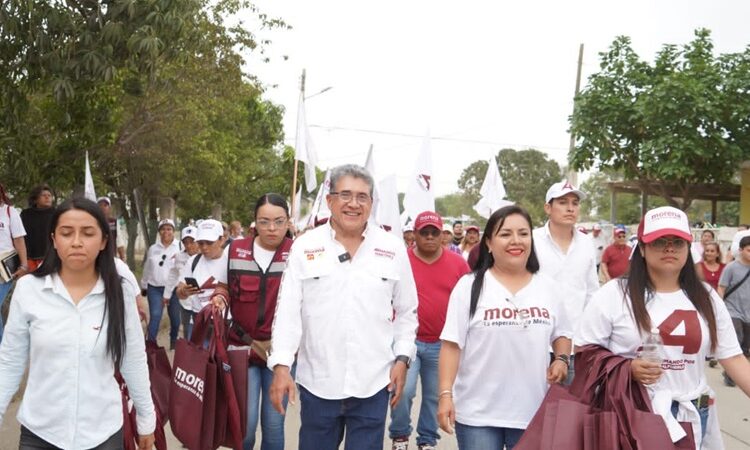 Comparte AMM sus propuestas en recorrido por colonias Santo Domingo, Alameda y Laureles