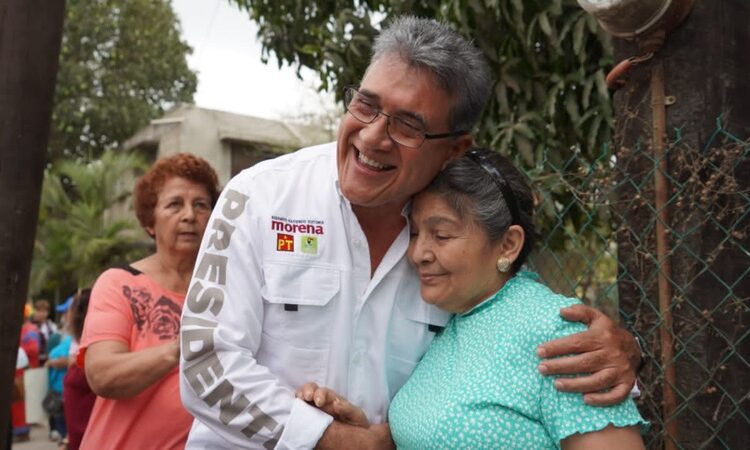 Comparte AMM sus propuestas en recorrido por colonias Santo Domingo, Alameda y Laureles