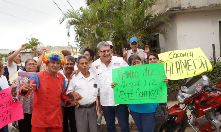 Comparte AMM sus propuestas en recorrido por colonias Santo Domingo, Alameda y Laureles