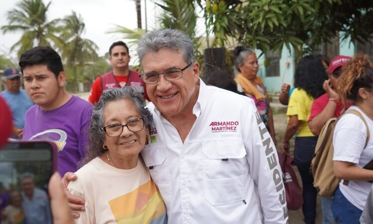 Comparte AMM sus propuestas en recorrido por colonias Santo Domingo, Alameda y Laureles