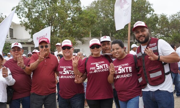 Comparte AMM sus propuestas en recorrido por colonias Santo Domingo, Alameda y Laureles