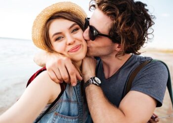 13 de abril, ‘Día Internacional del Beso 2024’: Frases para celebrar