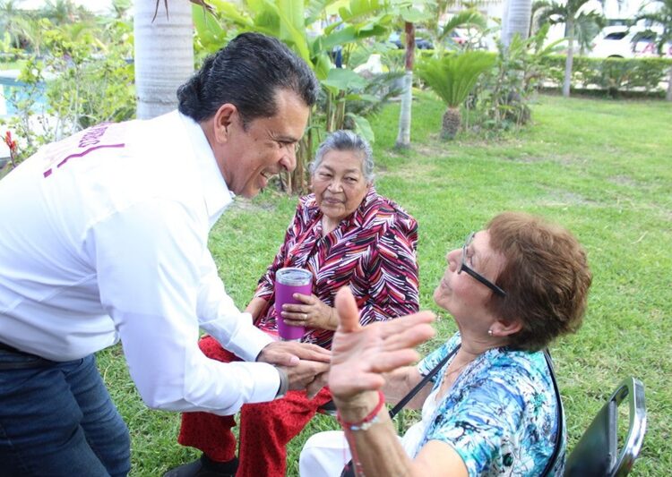 El Palmar y “Las Chulas” levantan la mano por Lalo