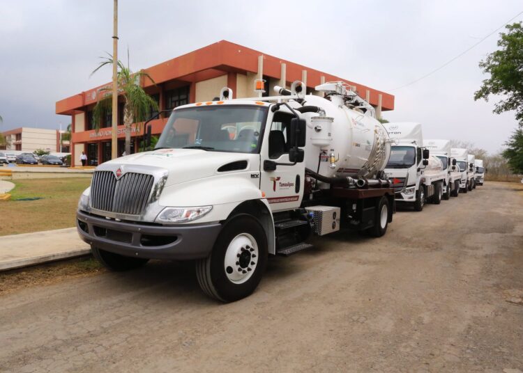 AVA a estudiantes: «aprovechen el potencial de Tamaulipas»