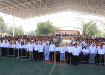 AVA a estudiantes: «aprovechen el potencial de Tamaulipas»