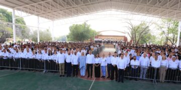 AVA a estudiantes: «aprovechen el potencial de Tamaulipas»