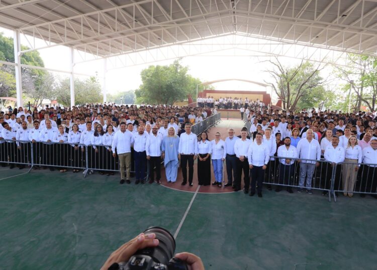 AVA a estudiantes: «aprovechen el potencial de Tamaulipas»