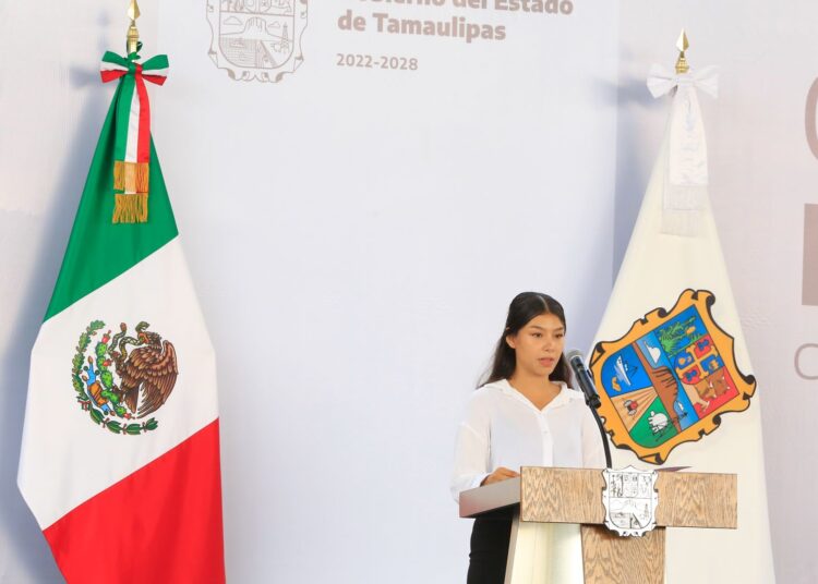 AVA a estudiantes: «aprovechen el potencial de Tamaulipas»